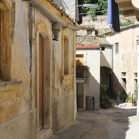 Noto, Galleryhouse, Centro Storico *
